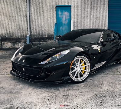 Фото дисков Anrky AN38 на Ferrari 812