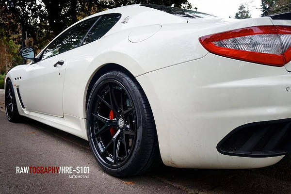 Фото дисков HRE S101 Черный глянец на Maserati GranTurismo I