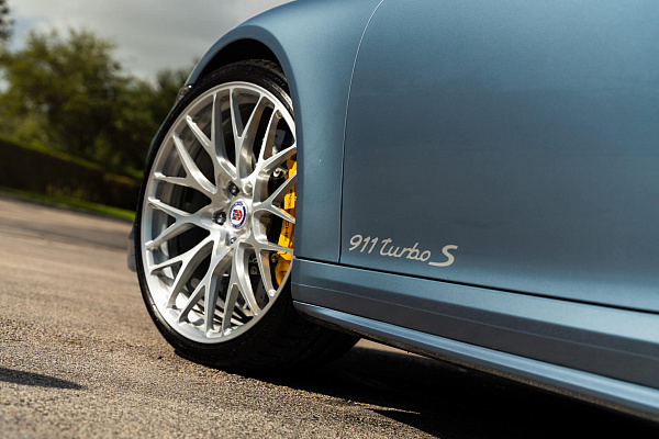 Фото дисков HRE 520M Глянцевый лак на Porsche 911 VIII