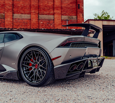 Фото дисков Strasse Wheels SV10M Deep Concave FS на Lamborghini Huracan