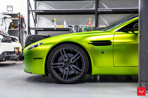 Aston Martin Vantage 3