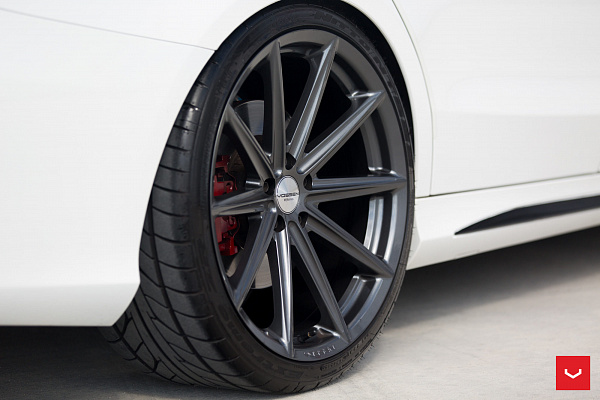 Фото дисков Vossen VFS-10 Глянцевый графит на Mercedes-Benz C-Class (W205)