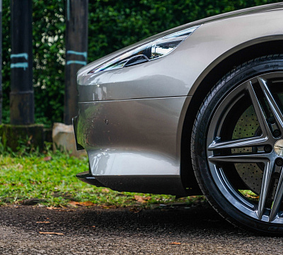 Фото дисков Vossen VFS-5 на Aston Martin DB 9 
