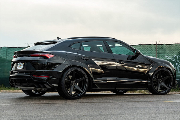 Фото дисков Anrky RS5.3 Черный сатин на Lamborghini Urus