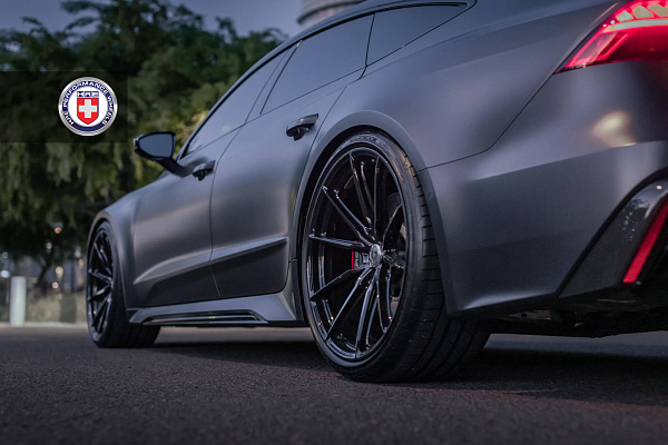Фото дисков HRE P104SC Черный глянец на Audi A/RS 7 (4K)