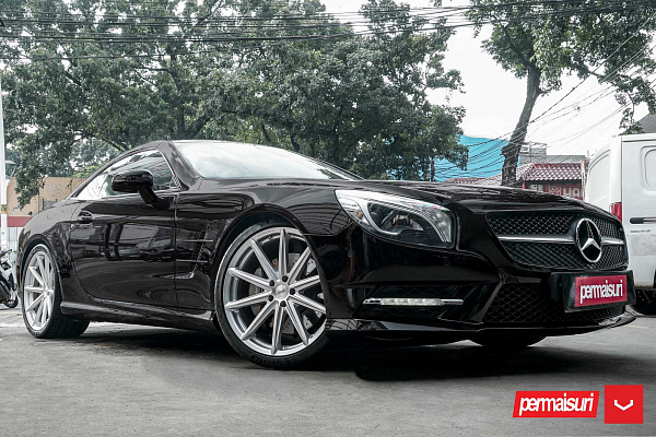Фото дисков Vossen VFS-10 Серебро на Mercedes-Benz SL (R231)