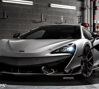 Фото дисков Strasse Wheels SM5R Deep Concave Monoblock на McLaren 570S