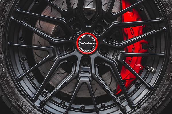 Фото дисков Brixton Forged VL4 Черный сатин на Chevrolet Corvette C7