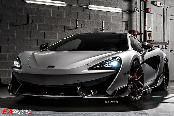 Фото дисков Strasse Wheels SM5R Deep Concave Monoblock Черный глянец на McLaren 570S