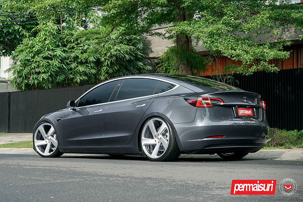 Фото дисков Vossen CG-210T Глянцевый лак на Tesla Model 3