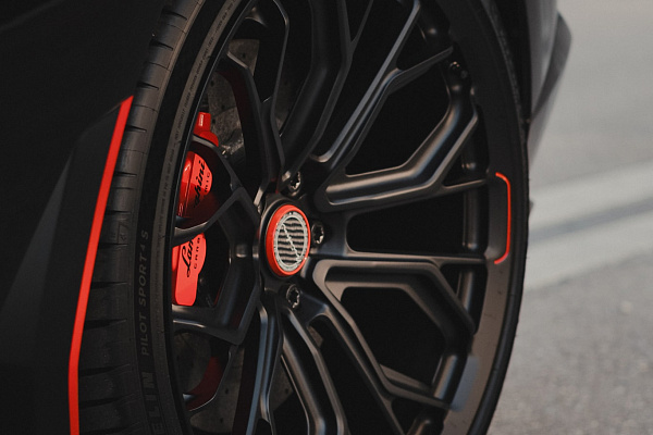 Фото дисков Brixton Forged PF10-RS Черный глянец на Lamborghini Aventador