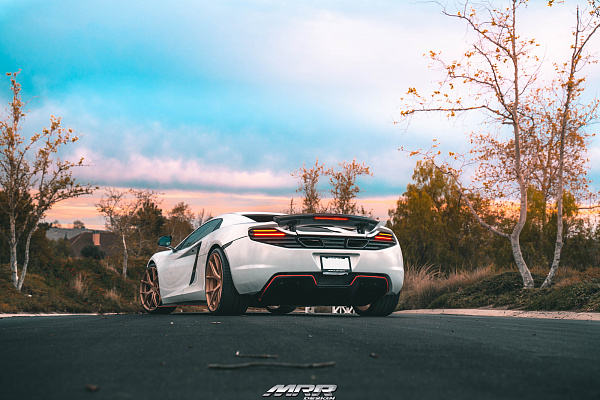 Фото дисков MRR FS06 Сатиновая медь на McLaren 12C