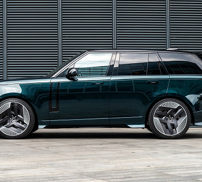 Фото дисков Kahn Type 33 Fintail на Range Rover V