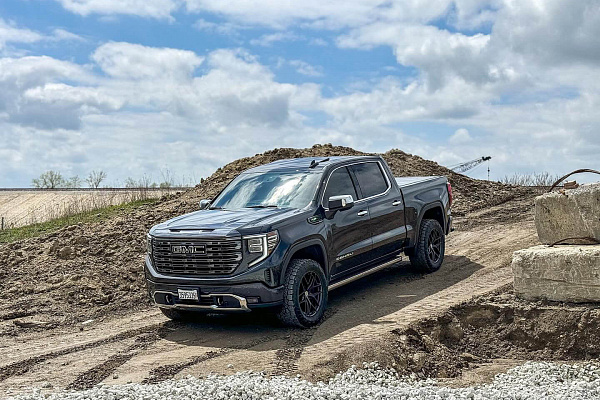 Фото дисков HRE P161 Черный сатин на GMC Sierra IV