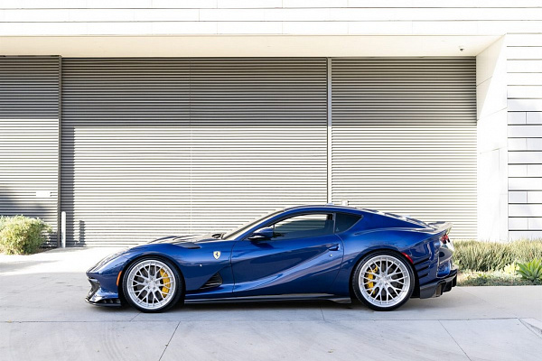 Ferrari 812 Competizione