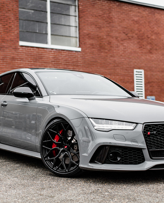 Фото дисков S17-01 Черный глянец на Audi A/RS 7 (4G)