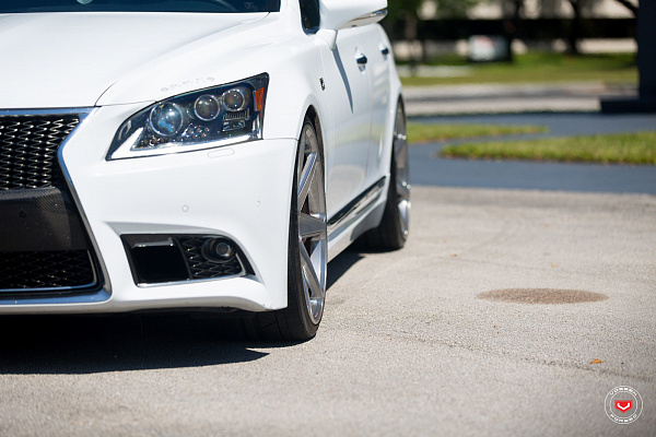 Фото дисков Vossen CG-207 Глянцевый лак на Lexus LS IV