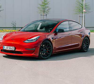 Фото дисков Vossen HF-2 на Tesla Model 3