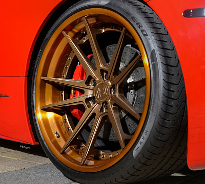 Фото дисков Strasse Wheels SV1 Deep Concave FS на Ferrari 458