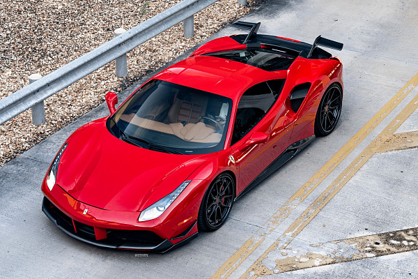 Фото дисков Strasse Wheels SV5 Deep Concave FS Другой цвет на Ferrari 488
