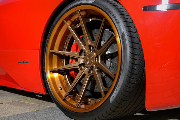 Фото дисков Strasse Wheels SV1 Deep Concave FS Другой цвет на Ferrari 458