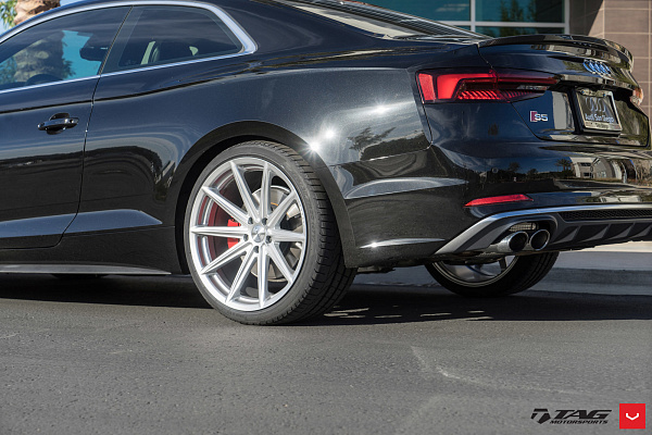 Фото дисков Vossen VFS-10 Серебро на Audi A/S/RS 5 (F5)