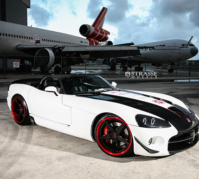 Фото дисков Strasse Wheels S5 Deep Concave на Dodge Viper