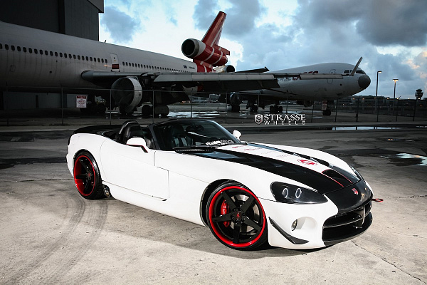 Фото дисков Strasse Wheels S5 Deep Concave Другой цвет на Dodge Viper