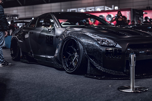 Фото дисков Brixton Forged PF5 Черный сатин на Nissan GT-R
