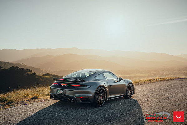 Фото дисков Vossen HF-5 Глянцевый графит на Porsche 911 VIII