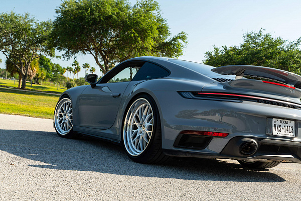 Фото дисков HRE 520 Глянцевый лак на Porsche 911 VIII