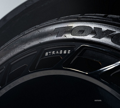 Фото дисков Strasse Wheels SV101 Deep Concave Duoblock RR на Rolls-Royce Cullinan