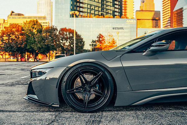 Фото дисков Strasse Wheels SV2 Deep Concave Duoblock Черный сатин на BMW i8