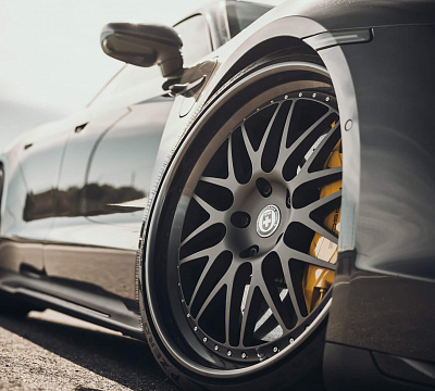 Фото дисков HRE 540C на Porsche Taycan I