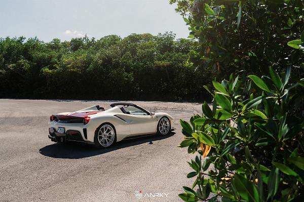 Фото дисков Anrky AN32 Глянцевый лак на Ferrari 488