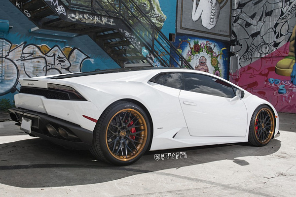 Фото дисков Strasse Wheels SV10M Deep Concave FS Другой цвет на Lamborghini Huracan