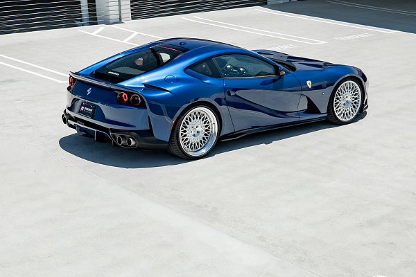 Фото дисков HRE 501 Глянцевый лак на Ferrari 812