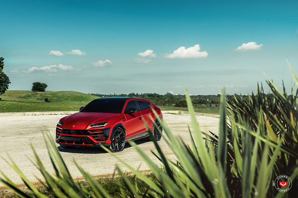 Фото дисков Vossen EVO-2 Черный глянец на Lamborghini Urus