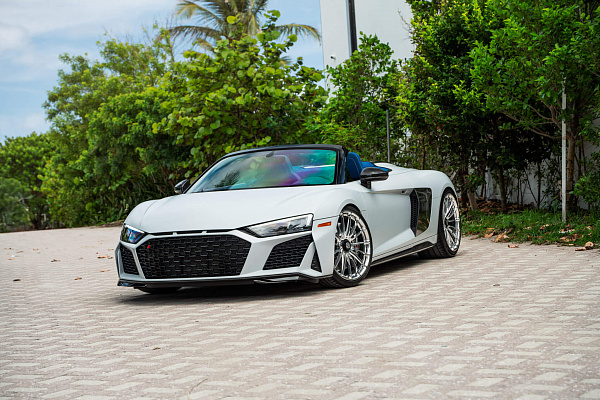 Фото дисков HRE P103 Полированный лак на Audi R8 (4S)
