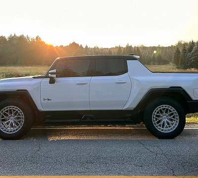 Фото дисков Vossen LC3-01T на GMC Hummer EV