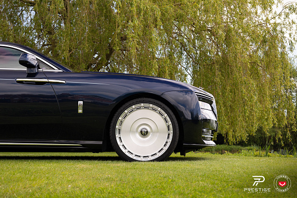 Фото дисков NOVITEC SP3 Глянцевый лак на Rolls-Royce Spectre