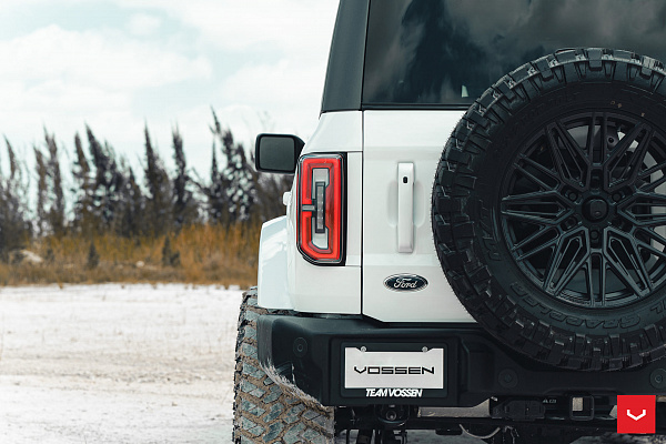 Фото дисков Vossen HF6-5 Черный сатин на Ford Bronco