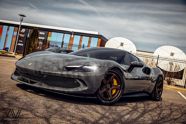 Фото дисков Brixton Forged TR05 Сатиновая бронза на Ferrari 296