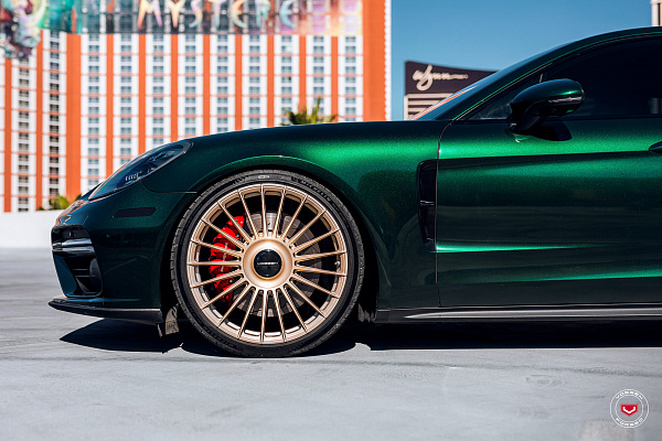 Фото дисков Vossen S17-13 Сатиновая шампань на Porsche Panamera II