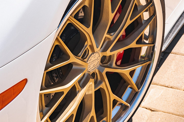 Фото дисков Anrky AN30 Сатиновое золото на Lexus LFA
