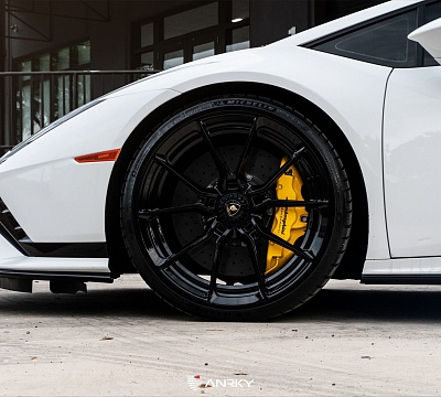 Фото дисков Anrky AN22 на Lamborghini Huracan