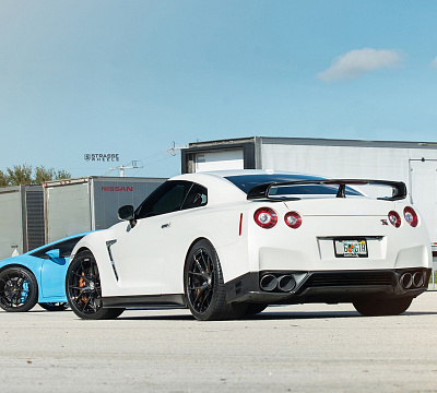Фото дисков Strasse Wheels SM5R Deep Concave Monoblock на Nissan GT-R