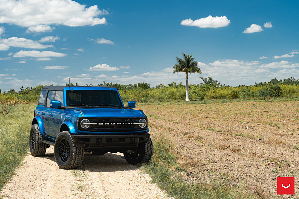 Фото дисков Vossen HF6-5 Черный глянец на Ford Bronco