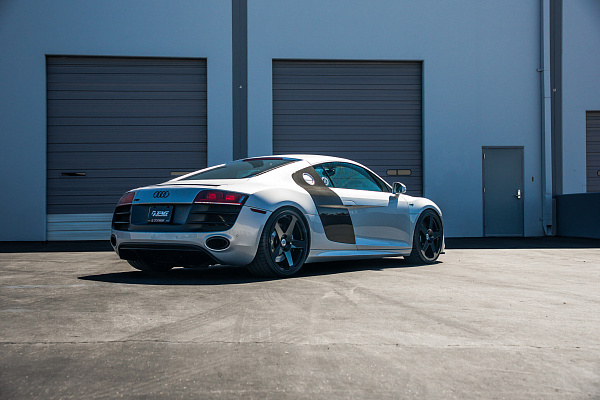 Фото дисков HRE 305M Черный глянец на Audi R8 (Typ 42)