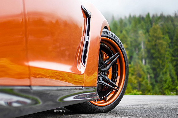 Фото дисков Strasse Wheels SV2T Deep Concave FS Черный глянец на Nissan GT-R